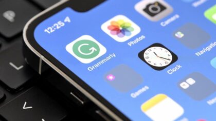 Forfatter saksøker Grammarly for uautorisert bruk av verk i AI-redigering og profilbygging