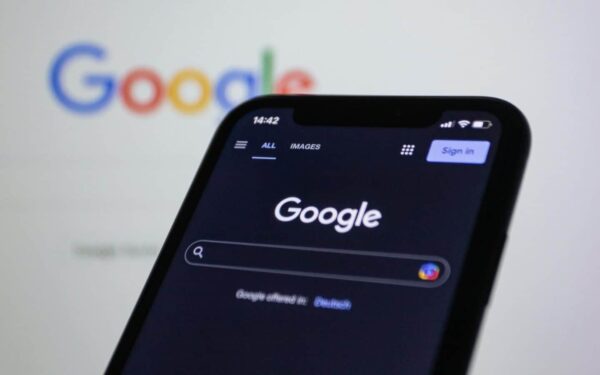 Google tester ny funksjon som automatisk endrer overskriftene i de offisielle søkeresultatene