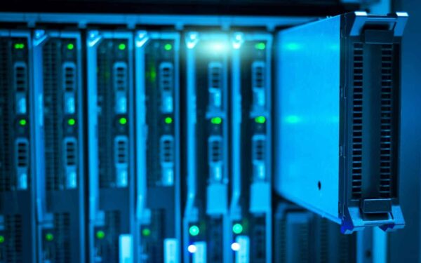 De tre største skygigantene knuser forventningene – varsler AI-investeringer for 600 mrd.