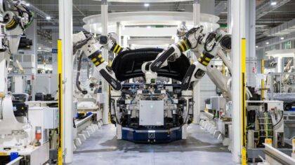 Kinesiske Geely: Bruker den amerikanske Volvo-fabrikken for å omgå tollmuren på 100 pst.