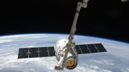 Milliardinvesteringer i kommersielle satellitter i lav jordbane utfordrer utdatert regelverk