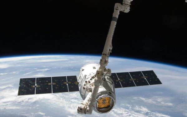 Milliardinvesteringer i kommersielle satellitter i lav jordbane utfordrer utdatert regelverk