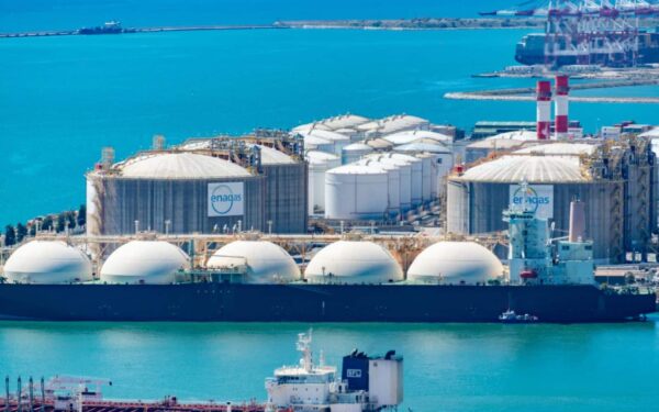 Krigen i Iran struper den globale energitilførselen – Europa frykter et kraftig prissjokk