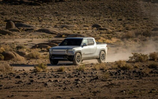 Rivian skalerer ned ambisjonene i USA – gir avkall på to milliarder dollar av det statlige lånet