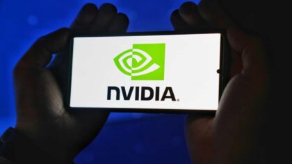 Nvidia-leverandøren henter over to milliarder dollar – stiger kraftig på Hongkong-børsen