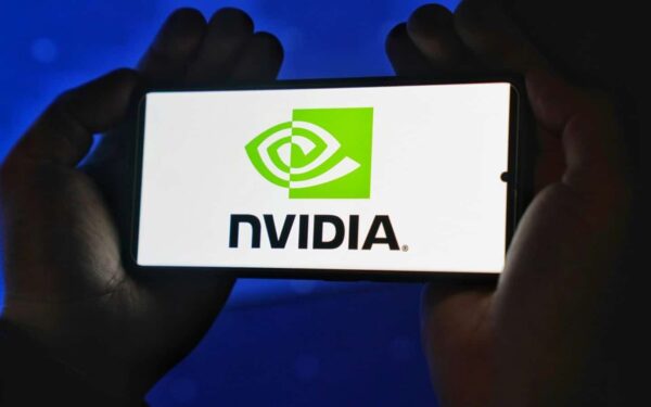 Nvidia-leverandøren henter over to milliarder dollar – stiger kraftig på Hongkong-børsen