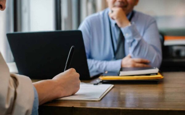 Arbeidsløysa stagnerer på 4,6 pst. – innvandrere driver veksten i antall lønnsmottakere