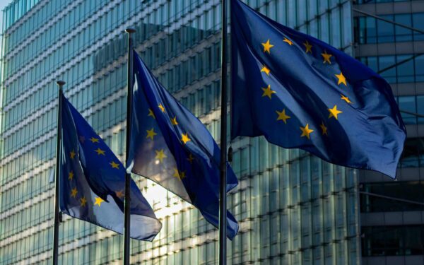 EU støtter Ukraina med 90 mrd. euro – nå intensiveres Norges forsvarssamarbeid mot Russland