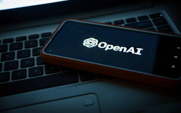 OpenAI gjennomfører store ledelsesendringer når sentrale sjefer sykmeldes på ubestemt tid