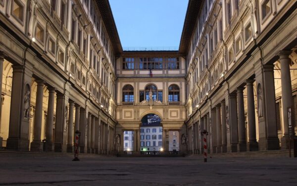 Datainnbrudd ved Uffizi-galleriene: Politisk strid om sikkerheten til Italias kunstskatter