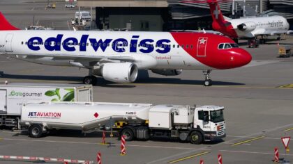 Prisene på flydrivstoff dobles – nå advarer europeisk luftfart om mulige kanselleringer