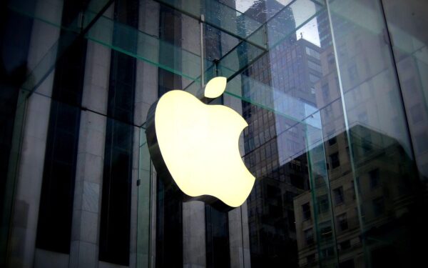 Teknologigiganten Apple fyller 50 år: Fem spørsmål avgjør om selskapet taper AI-kappløpet