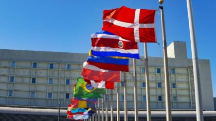Atten utenriksministre fordømmer angrep mot Libanon og ber om direkte fredsforhandlinger
