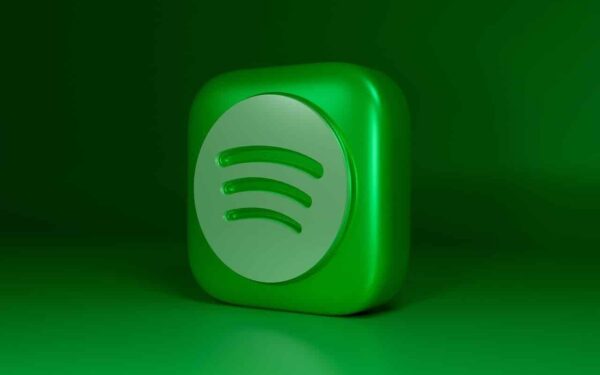 Spotify forenkler klokkeversjonen – sveip erstatter trykk i ny Wear OS-oppdatering
