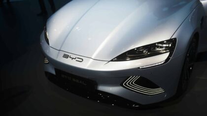 BYD veier opp for et vedvarende salgsfall i Kina med ny eksportrekord på over 135.000 biler
