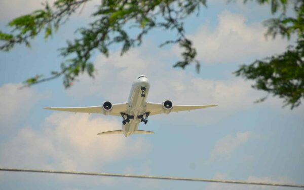 Drivstoffkrise i luften: Europeiske flyselskaper frykter rutekutt mot årets sommerferie