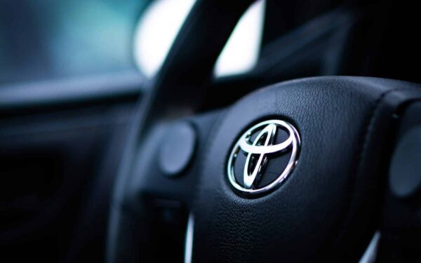 „Toyota» anslår tollkostnader på 8 mrd. dollar – kaller nivået uholdbart over tid