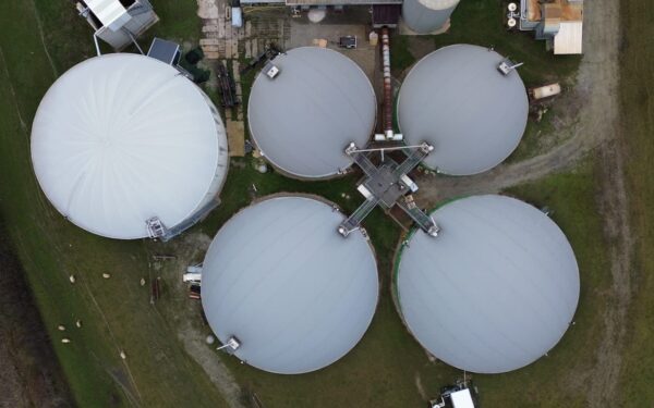 Climate Fund Managers inngår langsiktig partnerskap med Akaia Green Fuels om avfallsbasert biogass i India