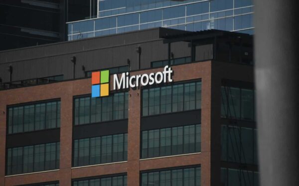 Aksjekursen til Microsoft stuper – nå spår investeringsbanken Goldman Sachs hele 61 pst. oppside