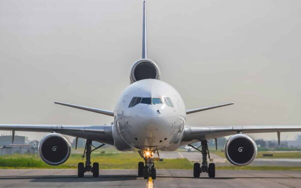 Ekstrem drivstoffpris utløser nytt britisk grep – lar flyselskapene slå sammen avganger