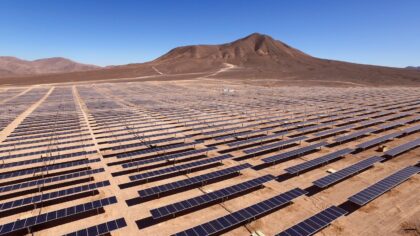 Store solcelleparker forandrer ørkenen – ny forskning dokumenterer gunstige klimaeffekter