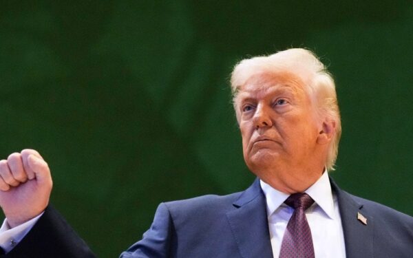 Trump krever 16 mrd. dollar for rettigheter til sitt navn på flyplass og jernbanestasjon