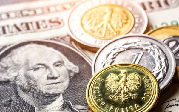 Dollar-rally sjokker markedene: Slik kan oljeprisen og krigsfrykt presse din valuta nå