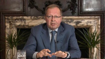 Russisk ambassadør advarer: USAs Iran-krig kan bli en felle uten vei ut
