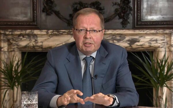 Russisk ambassadør advarer: USAs Iran-krig kan bli en felle uten vei ut