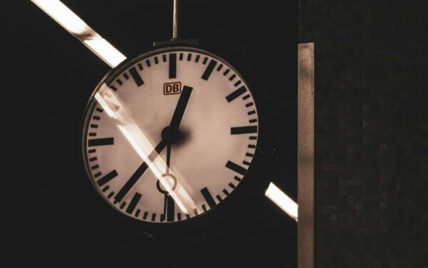 Overgang til sommertid natt til søndag – EUs planlagte avskaffelse av ordningen står nå fast i Rådet