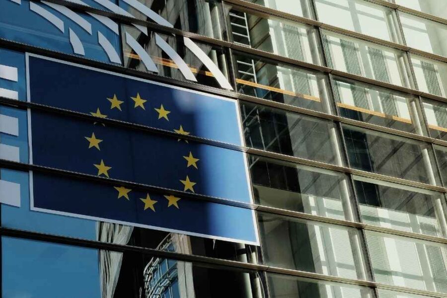USAs ambassadør advarer EU sterkt mot streng regulering av amerikanske teknologigiganter