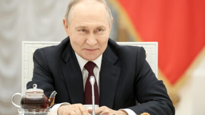 Russland ber USA lette flere oljesanksjoner for å stabilisere energimarkedet