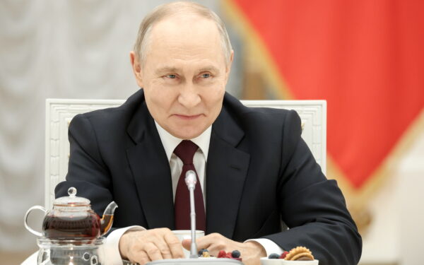 Russland ber USA lette flere oljesanksjoner for å stabilisere energimarkedet