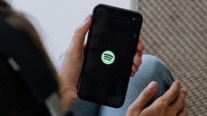 Strømmegiganten Spotify utvider AI-verktøyet – nå får lytterne skreddersydde podkastlister