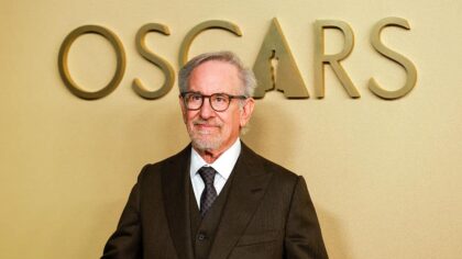 Steven Spielberg avviser bruk av kunstig intelligens og understreker menneskelig kreativitet i filmene