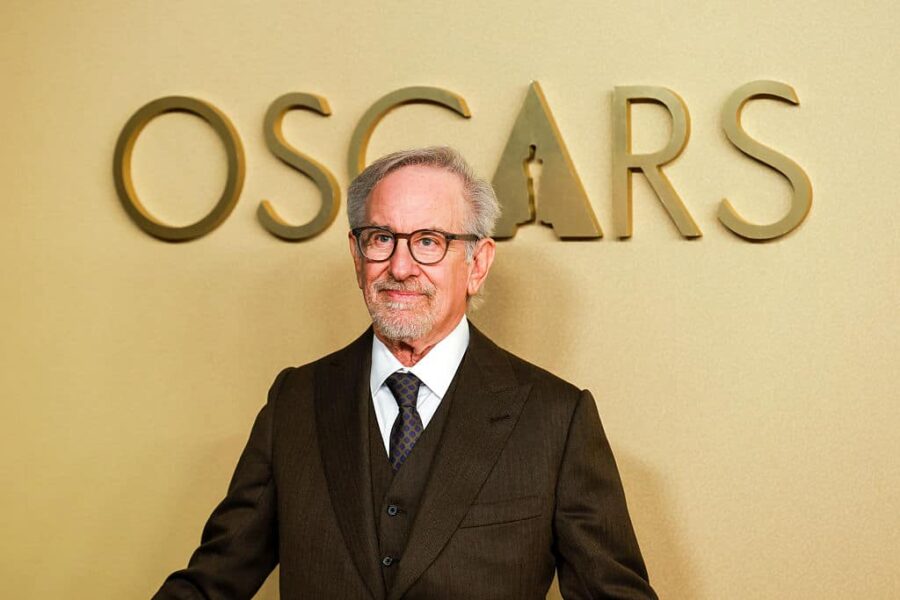 Steven Spielberg avviser bruk av kunstig intelligens og understreker menneskelig kreativitet i filmene