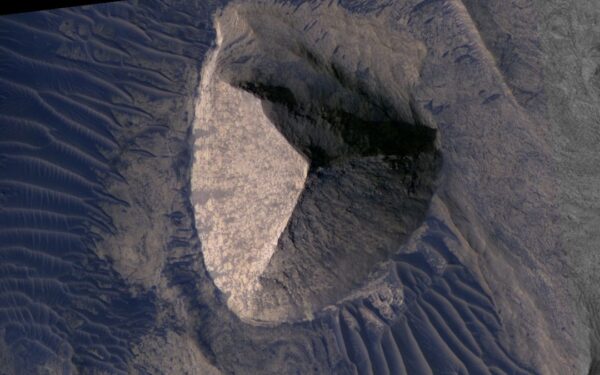 NASA-bilder fra Mars: tre-sidet pyramideformasjon vekker internasjonal oppmerksomhet