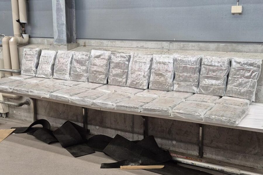 Litauisk semitrailer stanset på Svinesund – 325 kilo hasj i gulvet