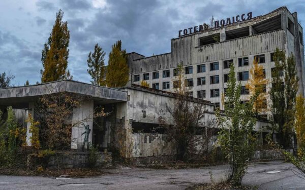 Reaktor 4 i Tsjernobyl: Nedbrytning av radioaktive masser gir økt risiko for helsefarlig støv
