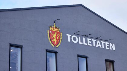 Tolletaten og Miljødirektoratet stoppet eksport av 20 kjøretøy og farlig avfall til Vest-Afrika