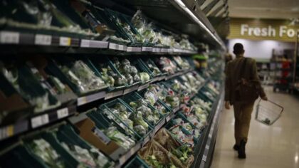 Starmer lover billigere mat med nye EU-regler – industrien frykter prissmell på 400 mill.