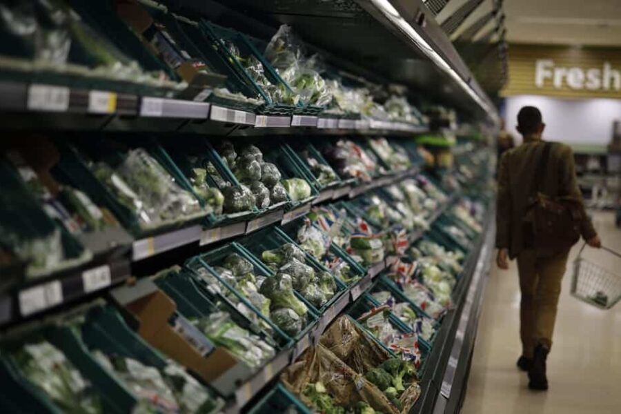 Starmer lover billigere mat med nye EU-regler – industrien frykter prissmell på 400 mill.