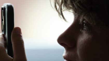 Meta risikerer milliardbøter fra EU — Kommisjonen krever umiddelbar aldersverifisering