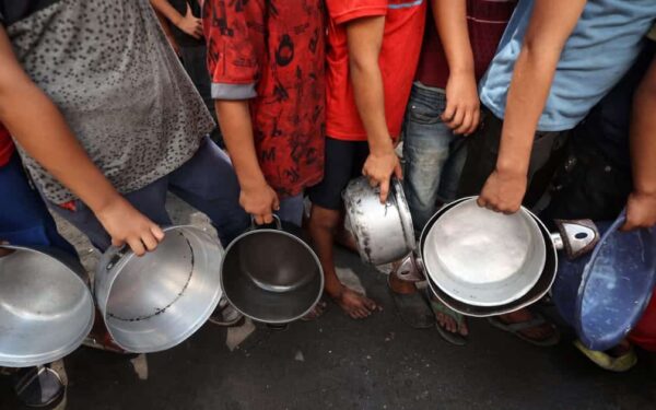 FN-rapport: 1,4 millioner mennesker trues av sultedød mens internasjonal støtte stuper