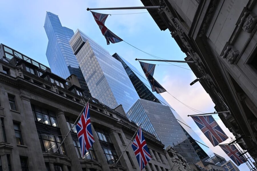 Global personvernleder i hardt vær: UK-kommissær under granskning