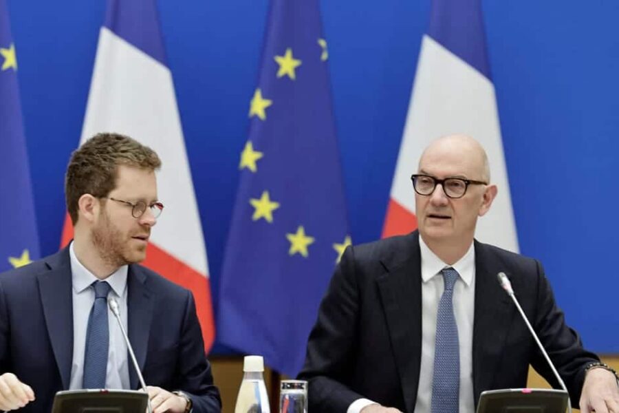 Frankrike fryser statlige utgifter for 6 mrd. euro for å håndtere det økende underskuddet