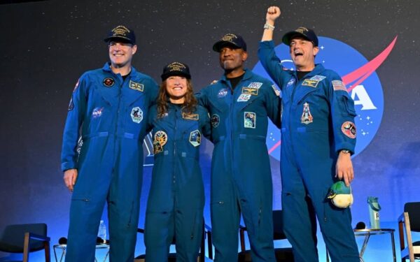 Måneferden „Artemis II&raquo;: Astronautene roser romfartøyets varmeskjold etter hjemkomsten