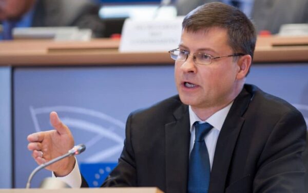 Energiprisene stiger kraftig i Europa – nå åpner EU-kommisjonen opp for ny vindfallskatt