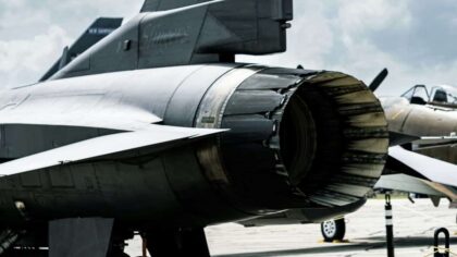 Norske F-16 til Ukraina: Romania-salg tapper Norge for deler og vedlikeholdskapasitet