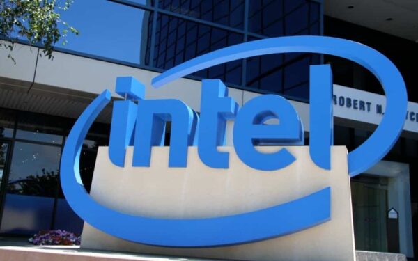 Intel: Musk-drahjelp og statlig milliardsatsing sender aksjen opp historiske 114 pst.